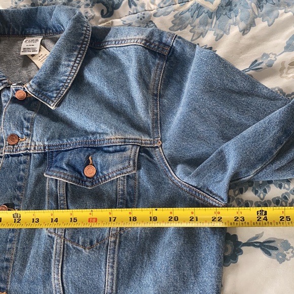 NEW ♥️  PINK VICTORIA’S SECRET ♥️ Cropped Oversized Denim Jacket ♥️  M - Picture 15 of 16